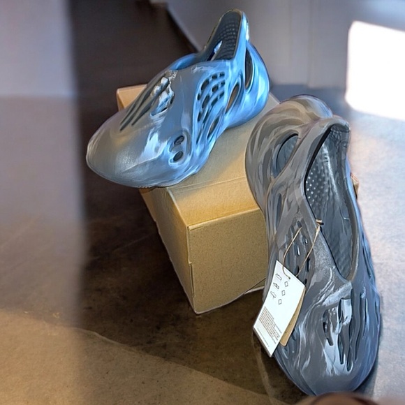 NWT Men’s adidas Yeezy Foam Granite Runner’s - Picture 14 of 16